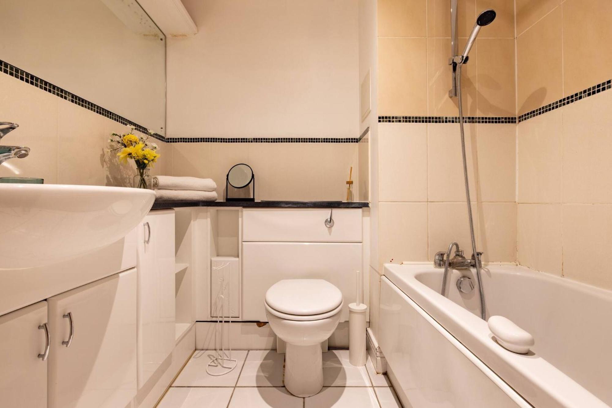 Wild Roses Service Apartments - East India London Luaran gambar